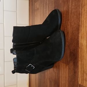 💙10 For $20 Suede feel ankle booties